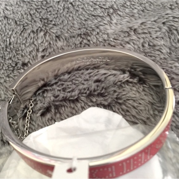 COACH HINGE BANGLE RED WITH SAFETY CHAIN - Picture 2 of 3